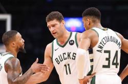 开云体育登录-雄鹿鏖战雄鹿B队，费沃斯制霸全场的简单介绍