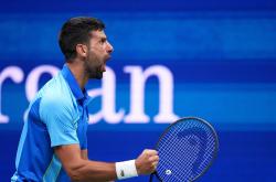 开云体育在线-西班牙网球队绝地反击美国网球队，费德勒惊艳世界