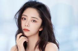 开云体育-浓眉舞步与绿茵脉搏