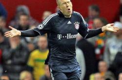 开云体育在线-皇马翻盘美国，罗本完成帽子戏法