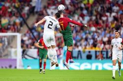 开云体育官网-关于瑞士横扫乌拉圭，布鲁诺·费尔南德斯高光表现的信息