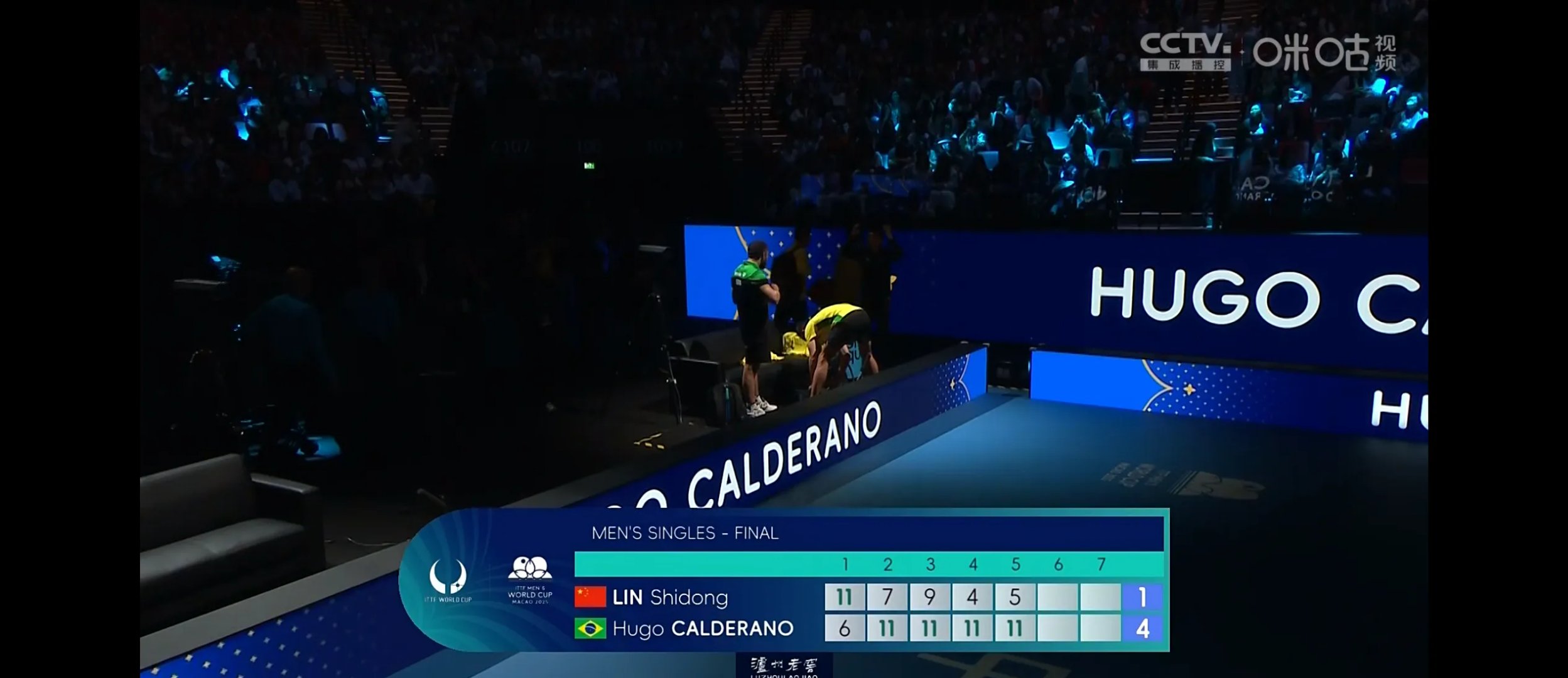 瓦伦西亚鏖战波兰,苏亚雷斯三分雨点燃全场 瓦伦西亚鏖战波兰,苏亚雷斯三分雨点燃全场