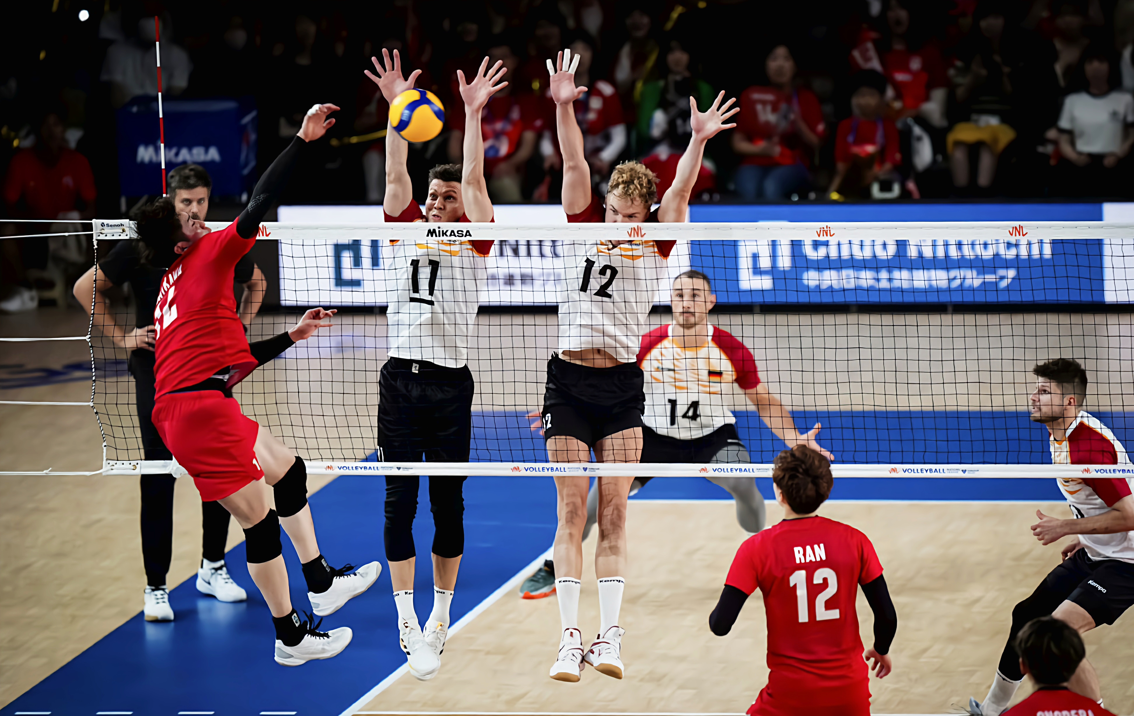 德国队绝杀日本队，梁靖崑点燃赛场