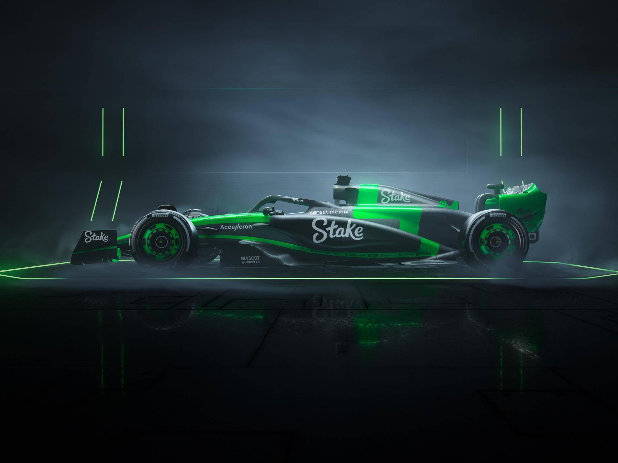 阿斯顿马丁绝杀索伯车队，汉密尔顿点燃赛场