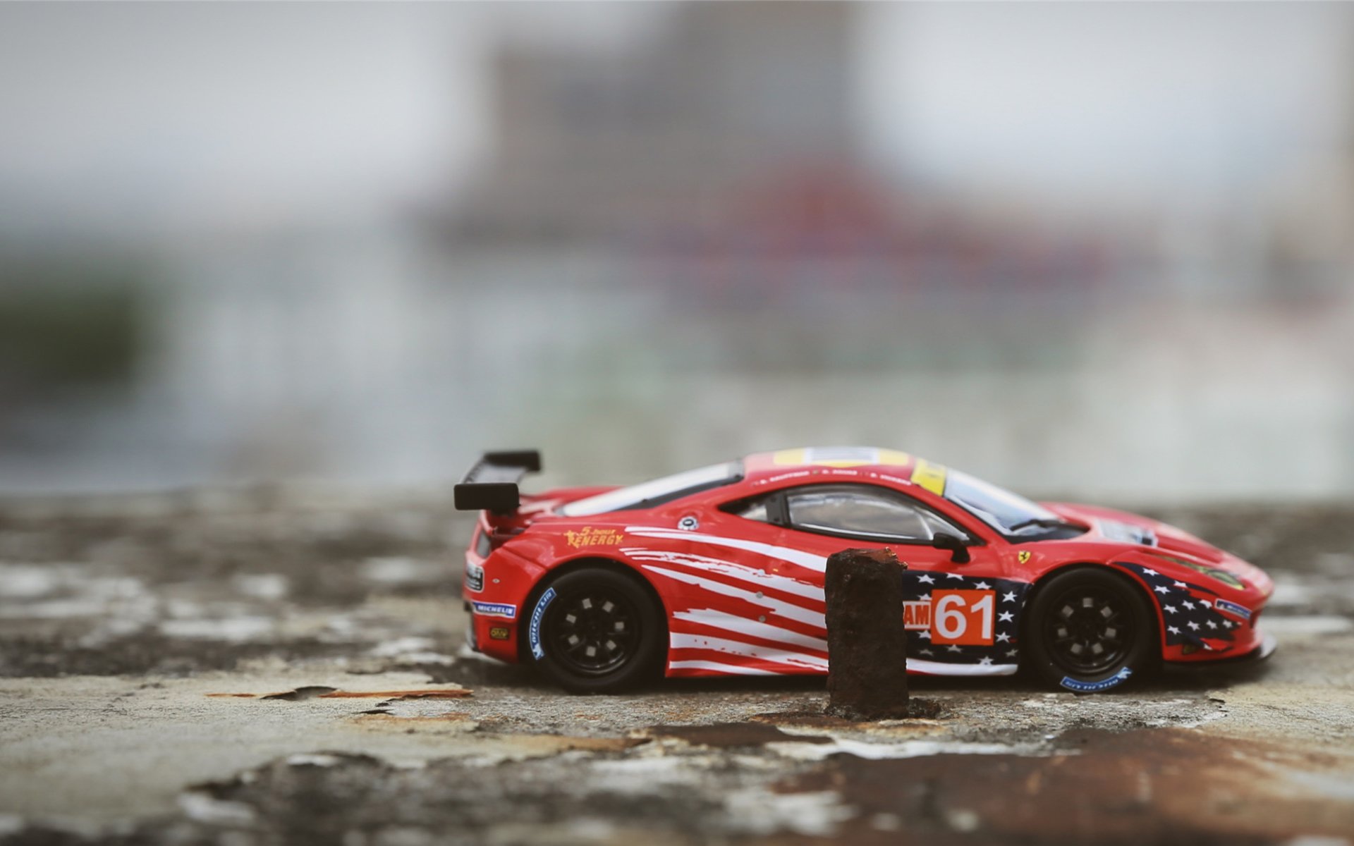 风的速度与铁的秩序，当引擎轰鸣在篮球场上响起