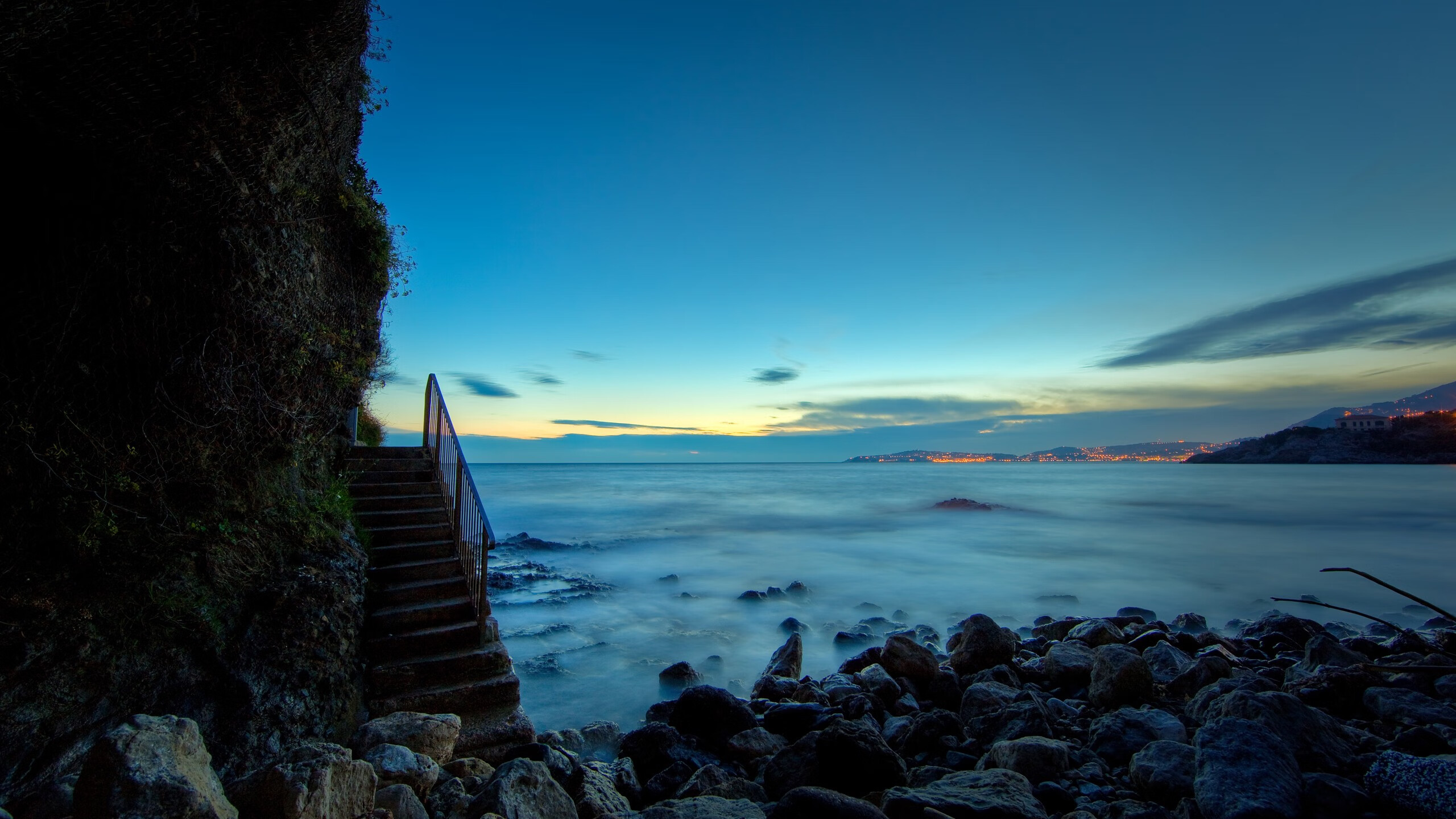 双线狂飙,天使之翼与黑马铁蹄的平行叙事